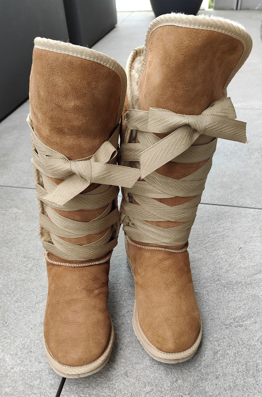 Ugg Scarpe da donna: Stivali JUMBO UGG AUSTRALIA – Usato da Lugano venduto da claudio.luga