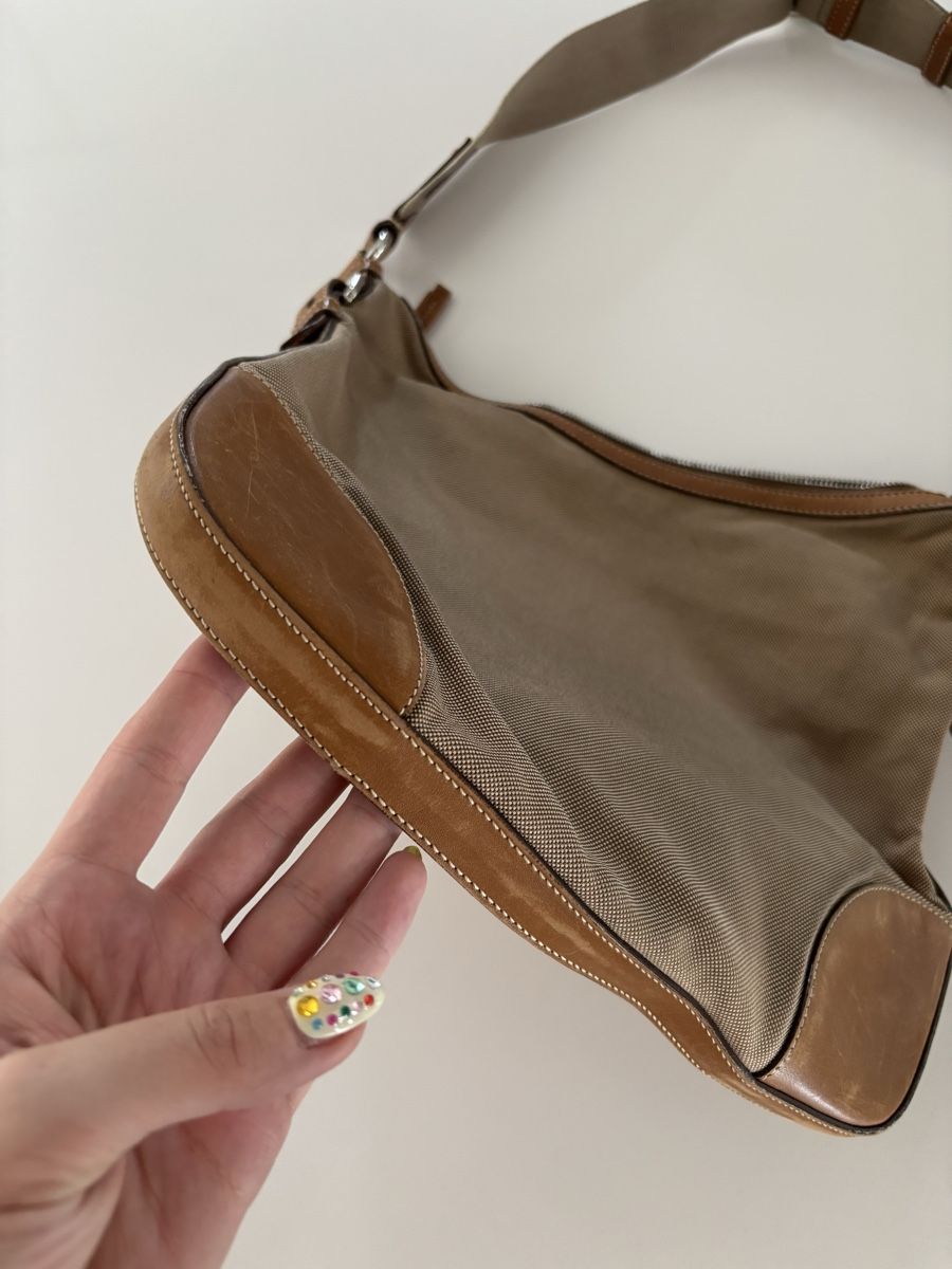 Prada Taschen: Prada Beige Bag - Canvas & Leather – Gebraucht aus Bulle von lalooo 5