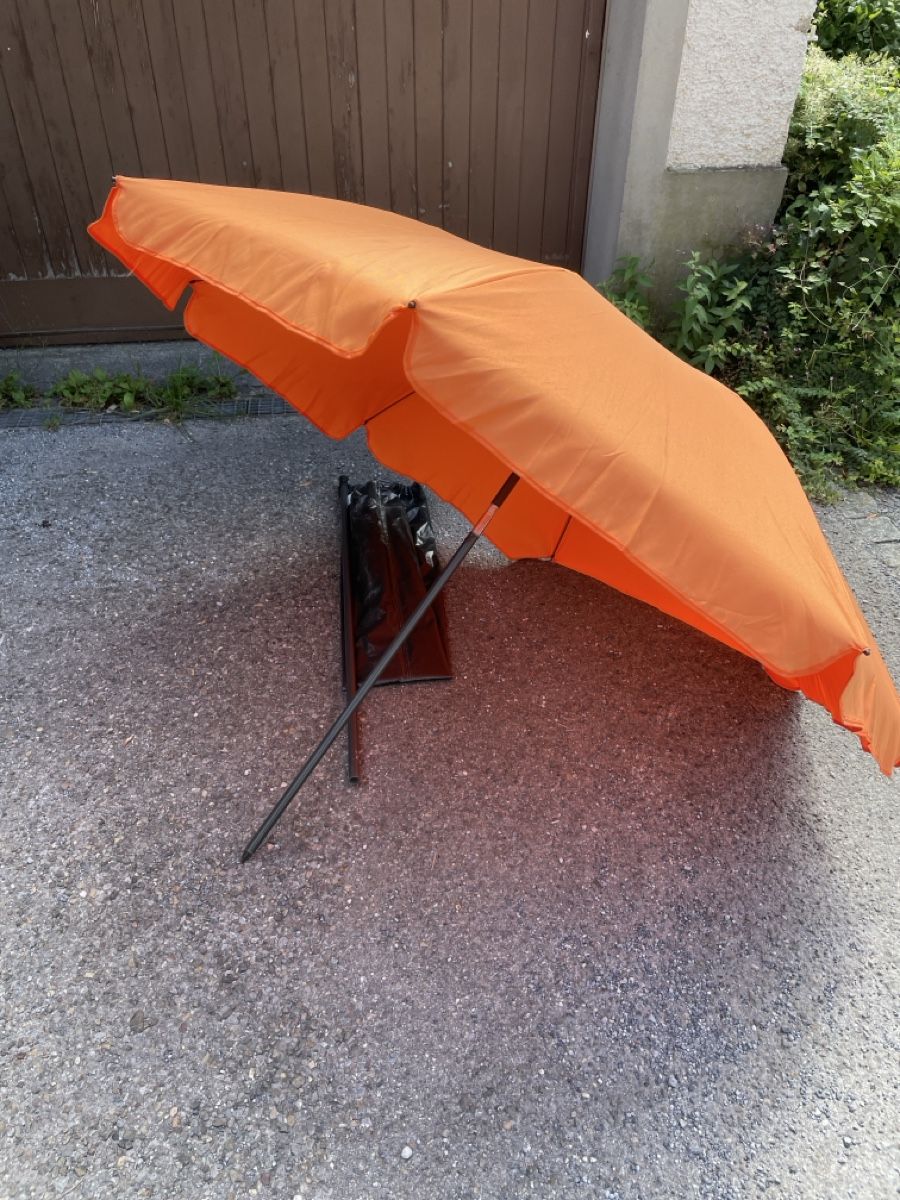 Ombrelloni: Sonnenschirm orange mit Stange gebraucht – Usato da Glarus venduto da adiweb007 1