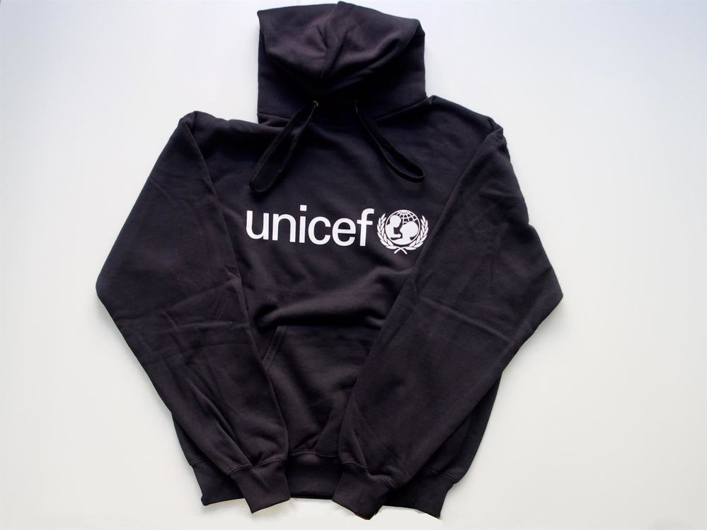 Maglioni & Felpe: Exklusiv: UNICEF HOODIE - XL – Nuovo e nell'imballaggio originale da Zürich venduto da UNICEF