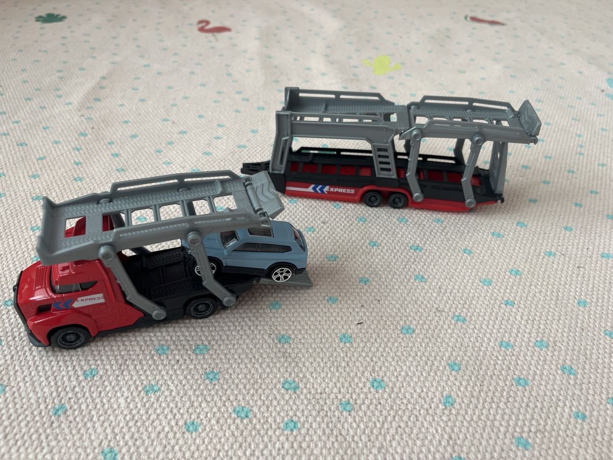 Giocattoli: Autotransporter mit drei Autos – Nuovo (secondo la descrizione) da Brittnau venduto da Butterfly1515 2