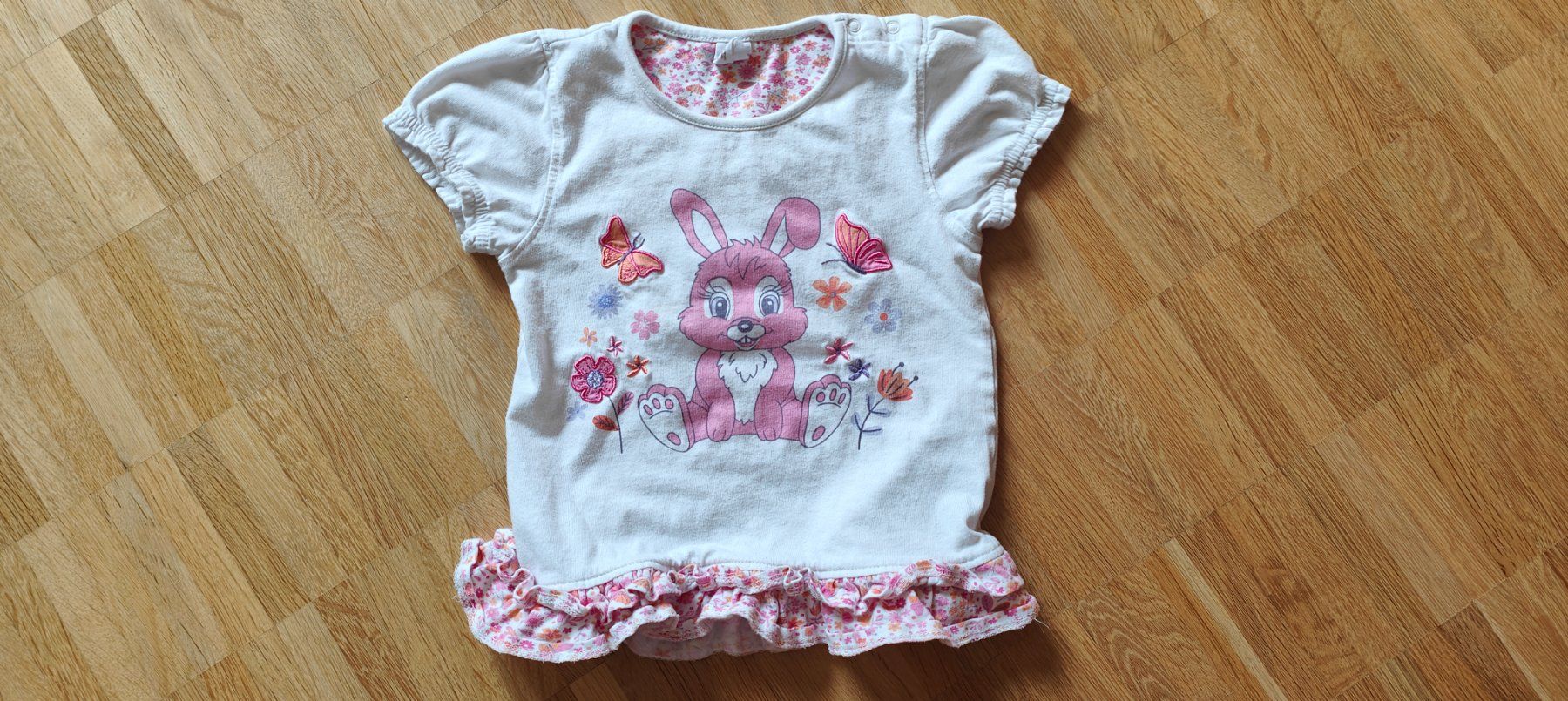 Blusen, T-Shirts & Tops: Bio-Baumwolle T-Shirt  (Gr.98) – Gebraucht aus Wädenswil von adelimmat