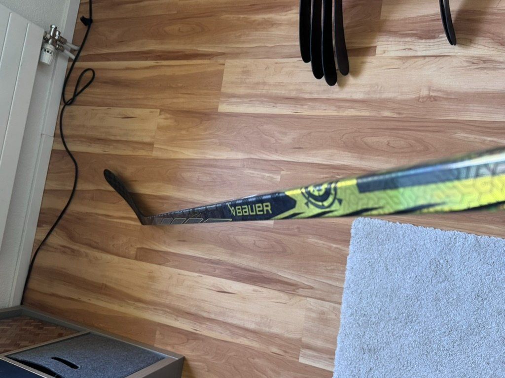 Bauer Stöcke & Schaufeln: Eishockey Schläger Bauer neuwertig – Neu (gemäss Beschreibung) aus Hettlingen von ced_bbm2 3