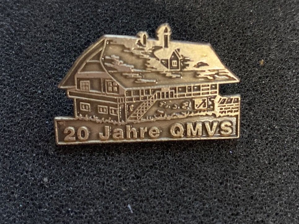 Placchette & Badge: PIN'S - 20 JAHRE QMVS – Usato da Le Brassus venduto da cinema13