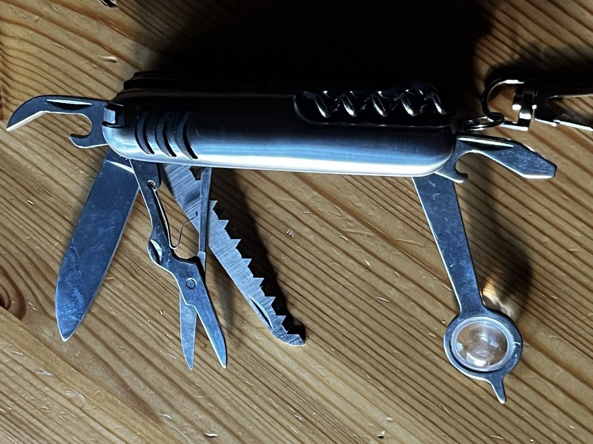 Coltelli tascabile: Praktisches Adventure Ridge Multitool mit Etui, neuwertig – Nuovo (secondo la descrizione) da Grindelwald venduto da IseLune 5