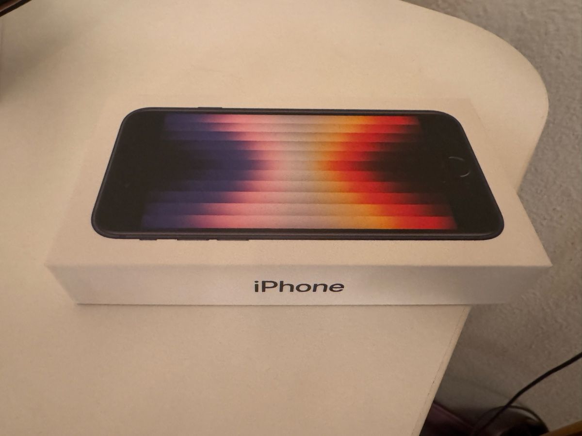 Apple Portables: Iphone SE 64GB – D'occasion à Bern par Manuela79