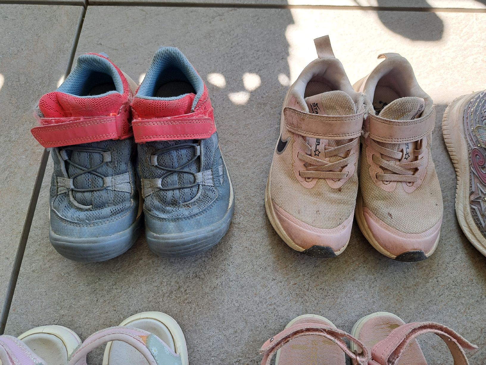 Ecco Scarpe per ragazze: Schuhe Gr. 29 Superfit, Ecco, Nike, Speichers, Bench,Quechua – Usato da Bergdietikon venduto da Staphylococcus 3