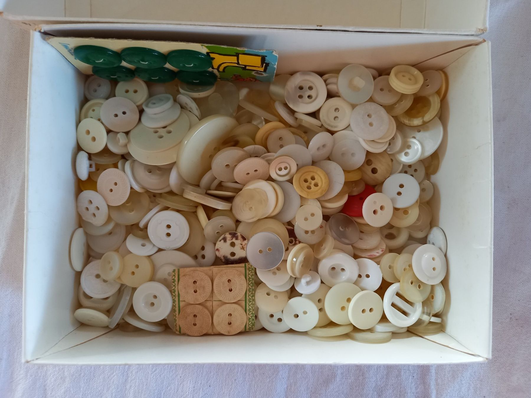 Bottoni: Lot de boutons anciens – Usato da Rossens FR venduto da Souris1