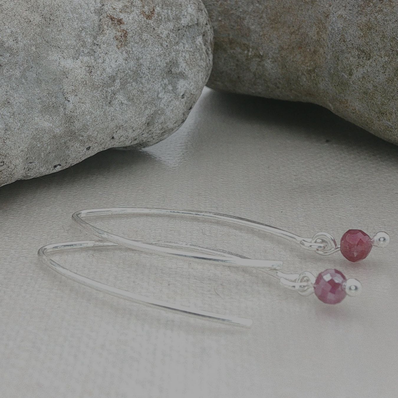 Olga Ribler Ohrringe & -stecker: Feine Ohrringe mit Granate in Silber – Neu (gemäss Beschreibung) aus Luzern von Schmuckoutlet 4