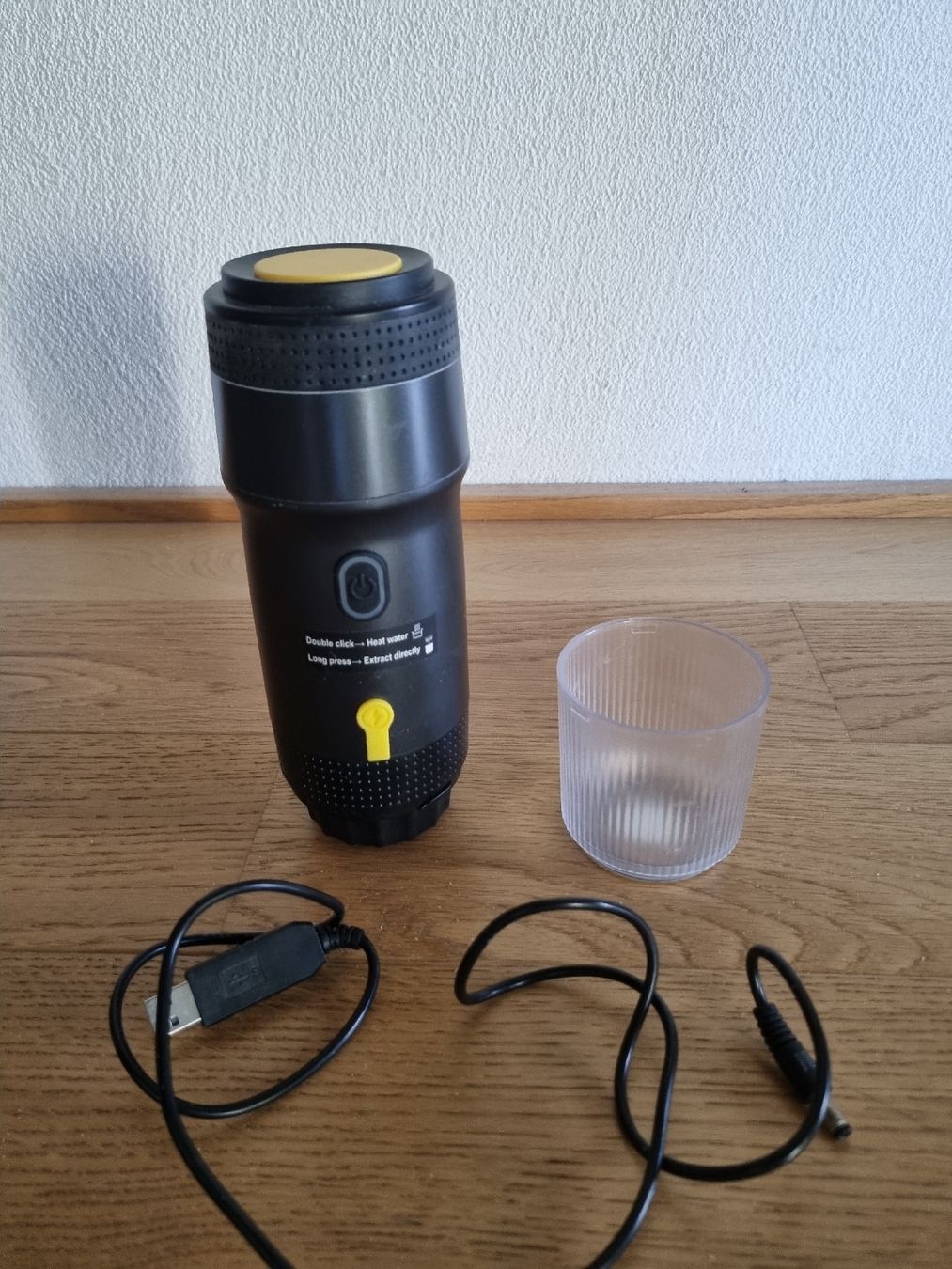 Kaffeemaschinen & Espressomaschinen: Tragbare Espressomaschine schwarz mit USB-Kabel gebraucht – Gebraucht aus Bonaduz von saga03 1