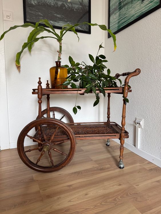Puppenhaus Teewagen / Servierwagen – Klappbar, Maßstab 1:12, Aus Lackiertem Holz, Mit Beweglichen Rädern