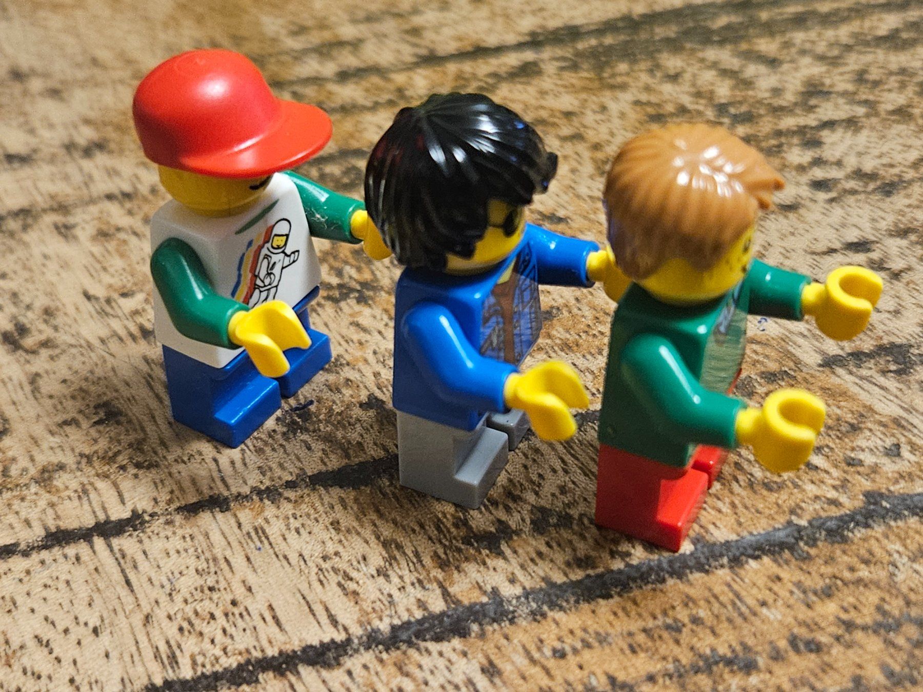 Lego Kit di costruzioni: lego lot de 3 figurines – Usato da Confignon venduto da Ecrofigs 3
