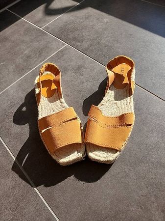 Espadrilles / Sandalen