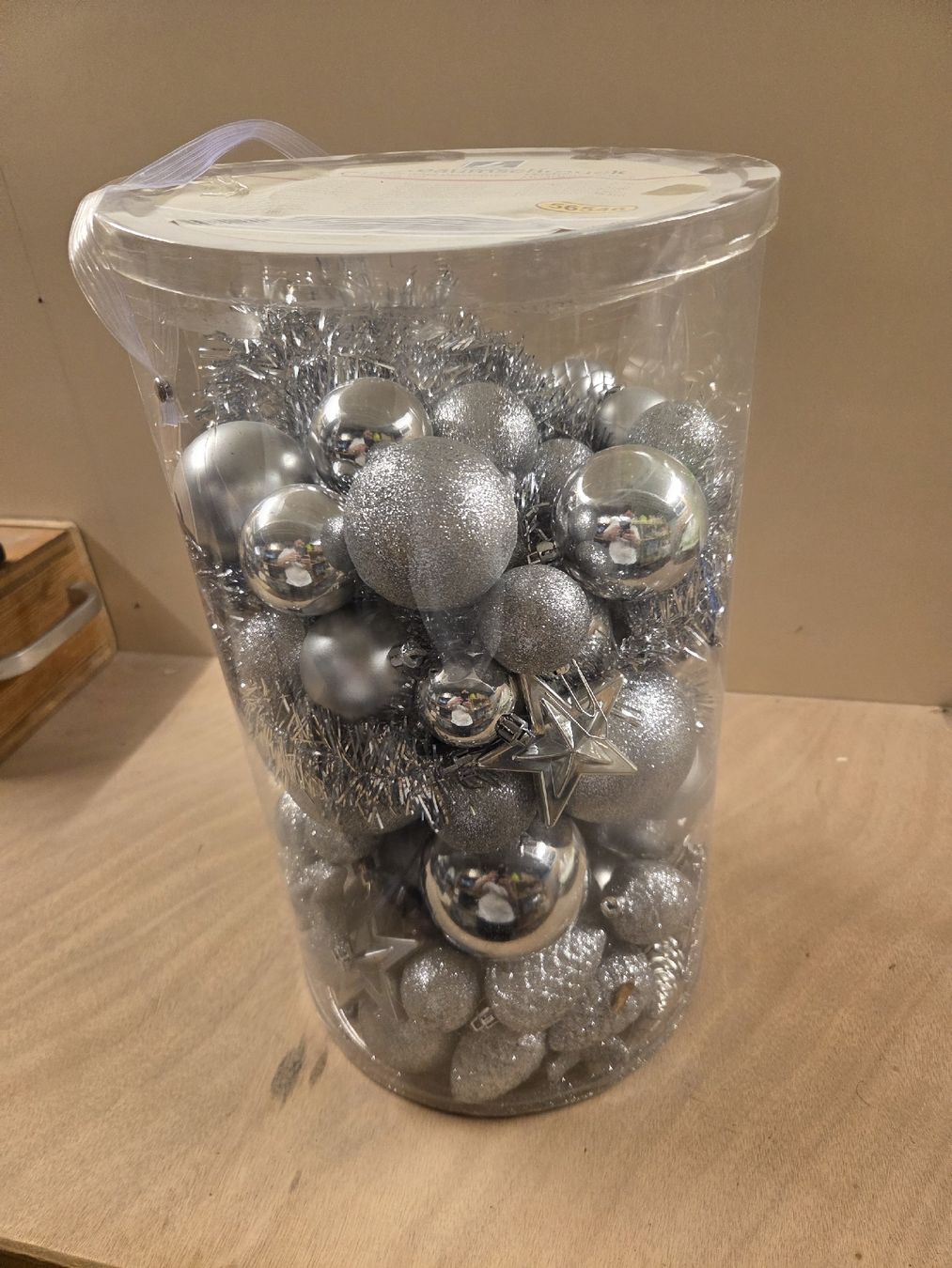 Tutte le decorazioni: Weihnachtsbaumkugeln und Sterne Silber Set – Usato da Fraubrunnen venduto da Ra_mos 2