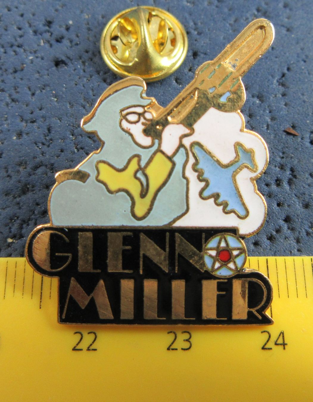 Placchette & Badge: GLENN MILLER MUDIC PIN – Usato da Ettingen venduto da Hausi4711