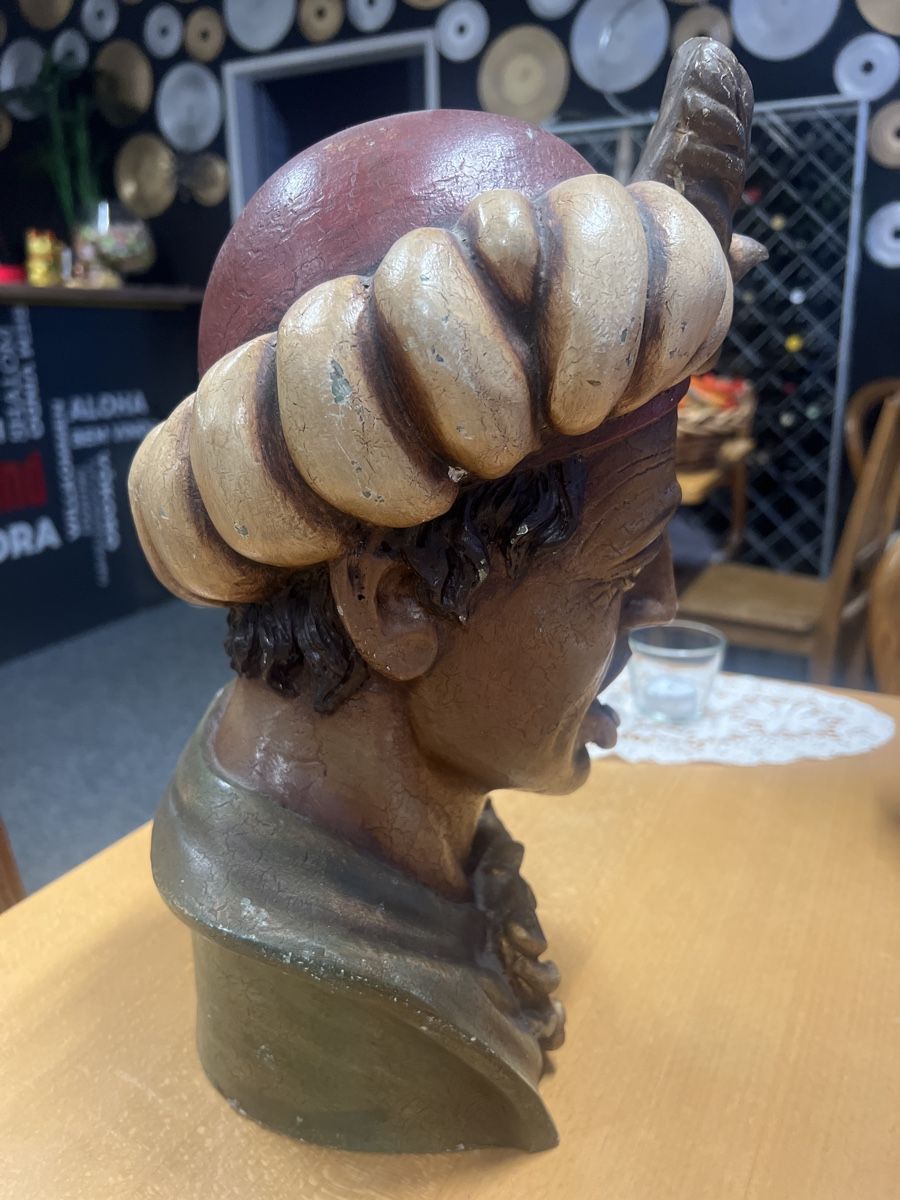 Figuren: Antike Büste Mann mit Turban, ca. 38cm hoch – Gebraucht aus Rorschach von TrendyDeals 2