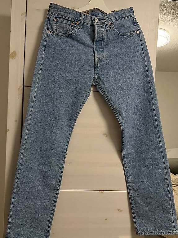 Jeans: Jean levi's – Neu und originalverpackt aus Yverdon-les-Bains von may_r5f7