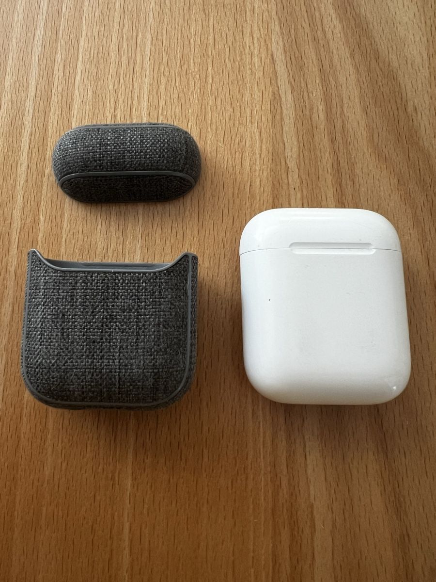 Apple Cuffie: Apple AirPods 2. Generation mit Case – Difettoso da Rothenfluh venduto da lizu02