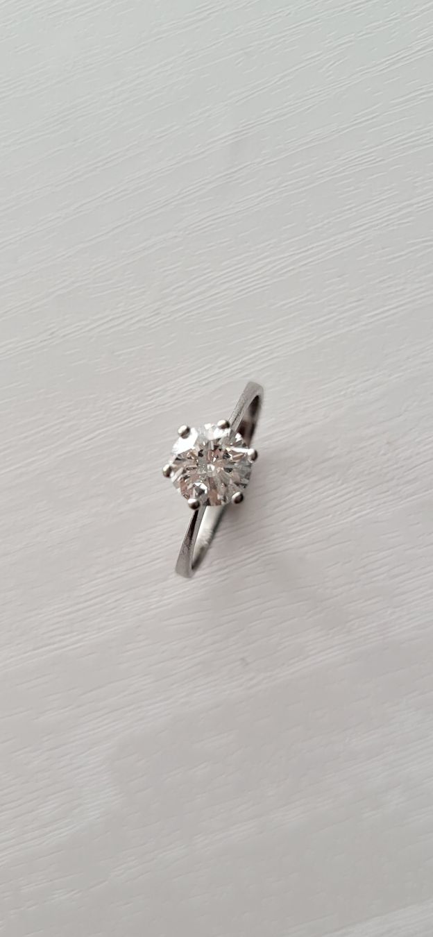 Ringe: Sehr edler Verlobungsring  – Neu (gemäss Beschreibung) aus Unterägeri von Altgoldschmuck