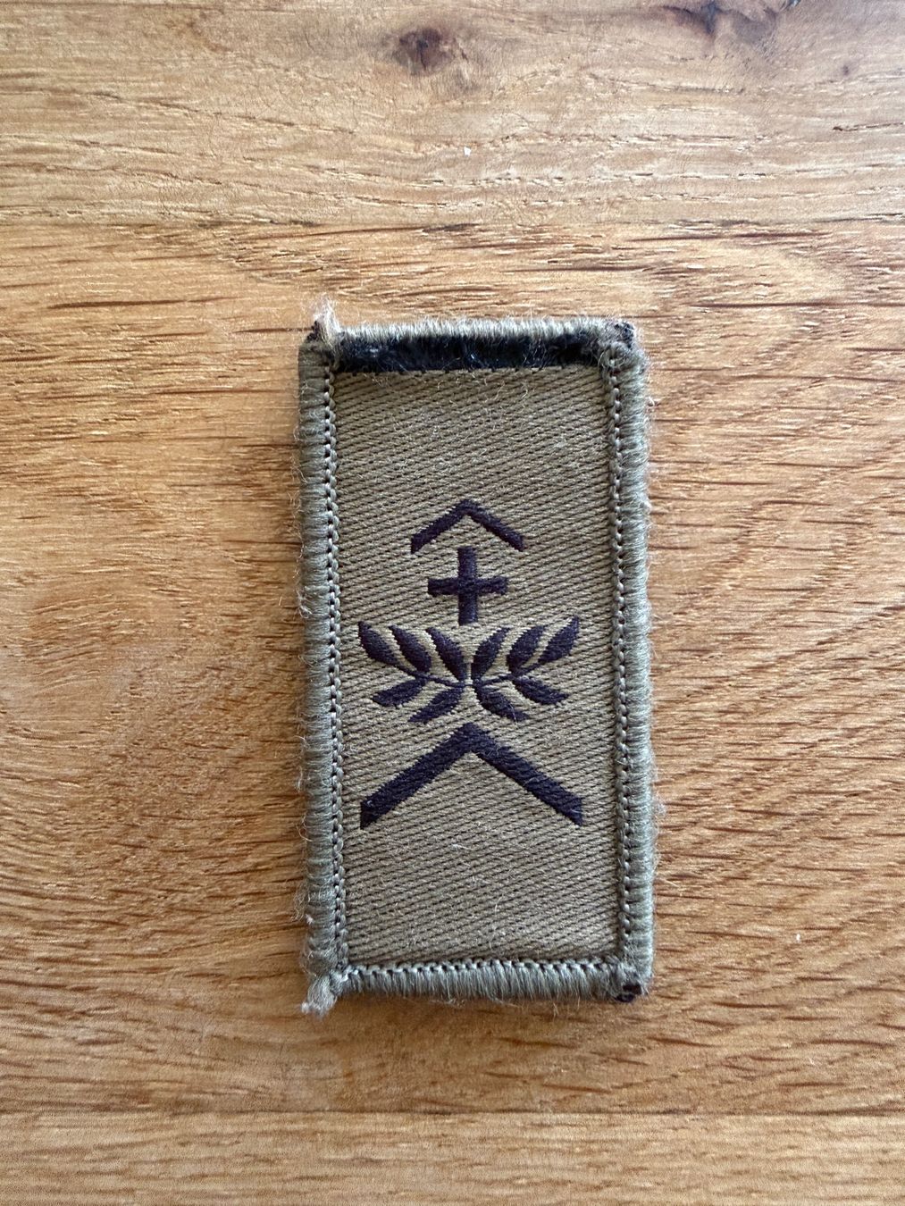 Schweizer Armee Uniformi: Gradabzeichen Wachtmeister Schweizer Armee – Usato da Riehen venduto da Kpl_Oberloescher