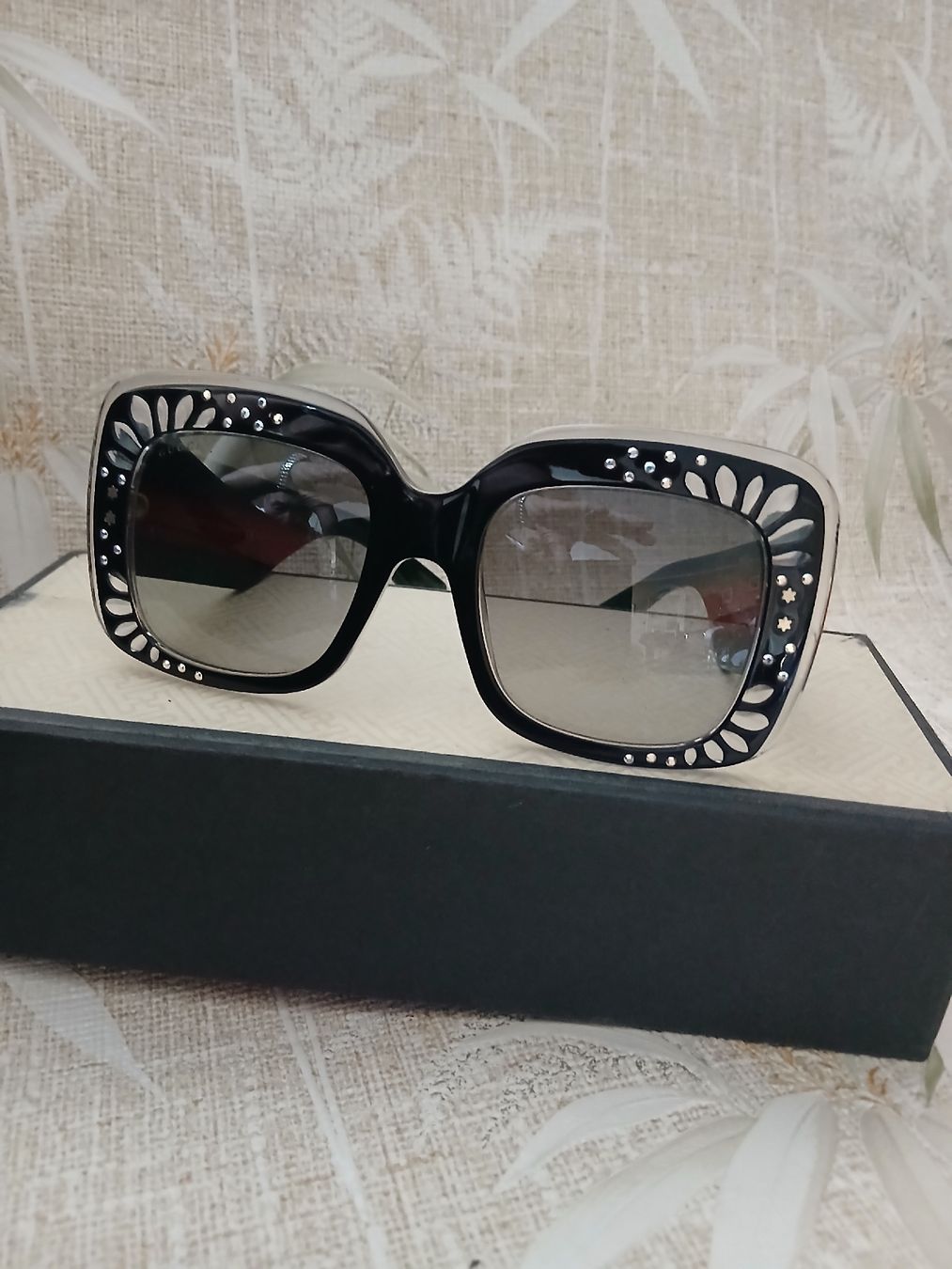Gucci Brillen & Gläser: Gucci Sonnenbrille – Gebraucht aus Zürich von tg4_y65n