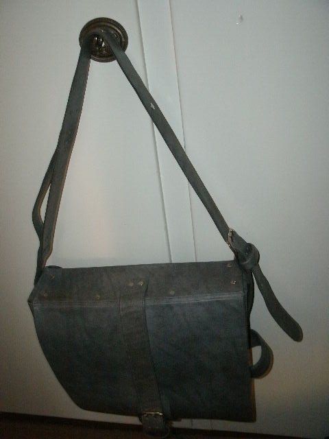 Taschen: Schultertasche Herren graues Leder – Gebraucht aus Zürich von Tivoli2 4