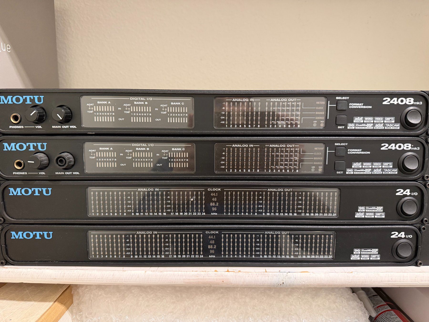 Attrezzatura per studi di registrazione: MOTU 2408mk3 / 24 I/O Rack-Mount Audio Interface Bundle – Usato da Reinach BL venduto da csabi911