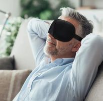 Ergonomische 3D Atmungsaktive Schlafmaske mit Pads druckfrei