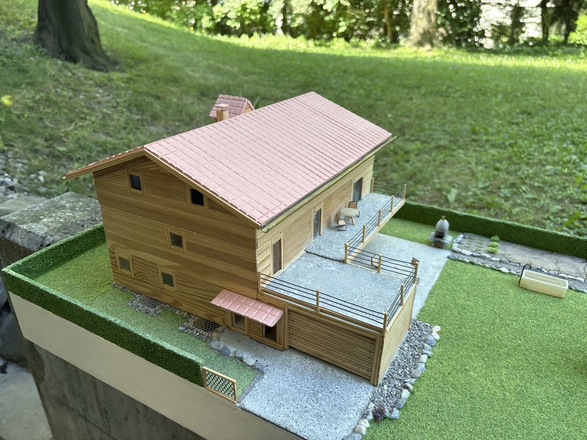 Kit di modellismo & Modellini statici: Modellhaus mit Garten und Bach – Usato da Chur venduto da Kliiholz 1