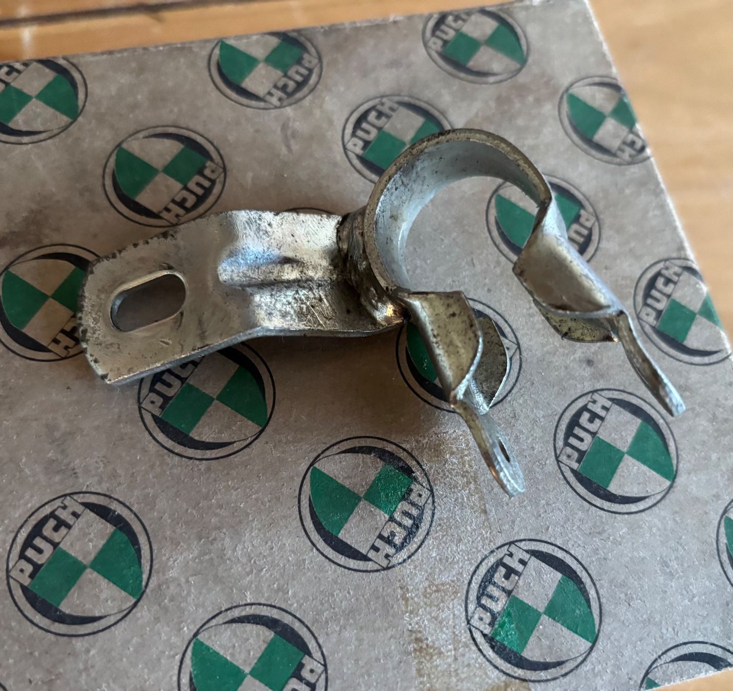 Puch Mofas: Auspuffhalter Tretachse Puch Maxi X30 – Neu (gemäss Beschreibung) aus Gerlafingen von alpenbrevet 1