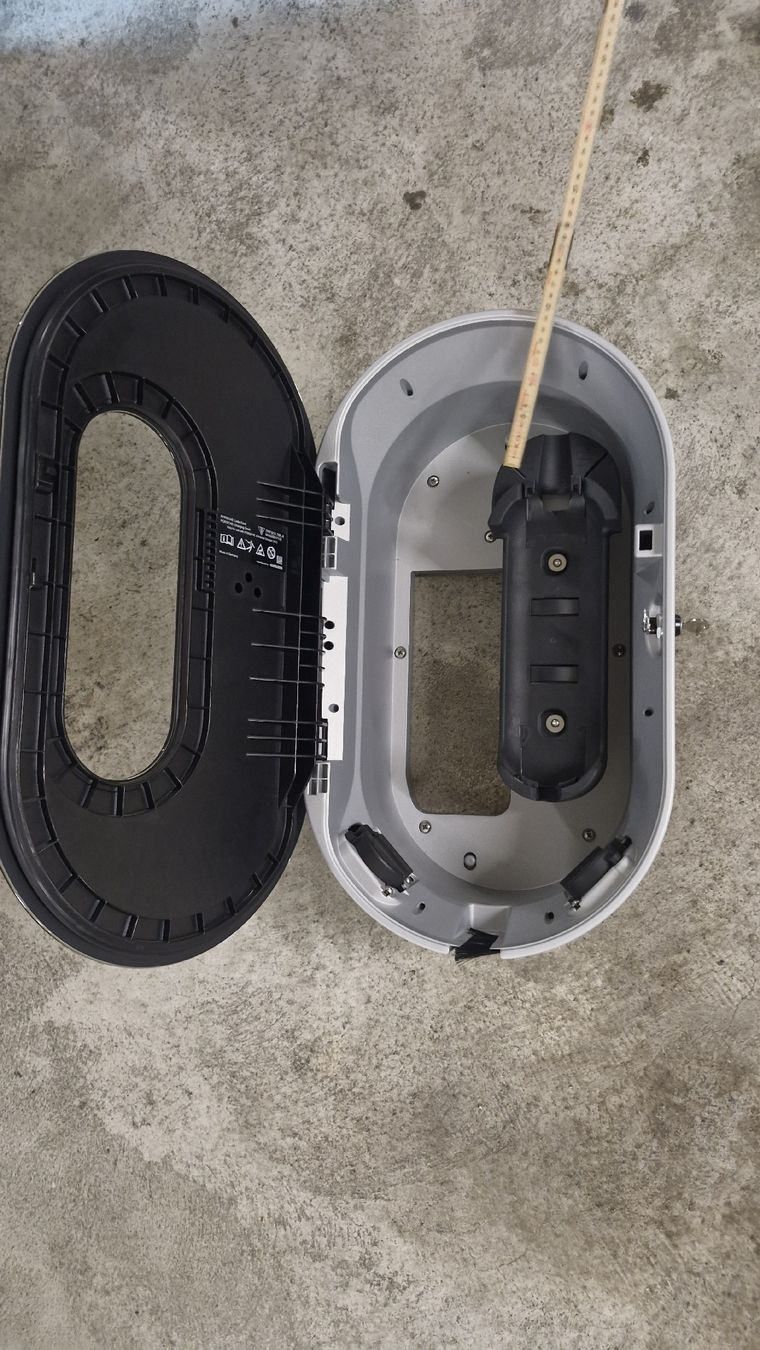 Chargeurs de batterie: Porsche E-Charger Hülle – D'occasion à Bülach par colaslive 1