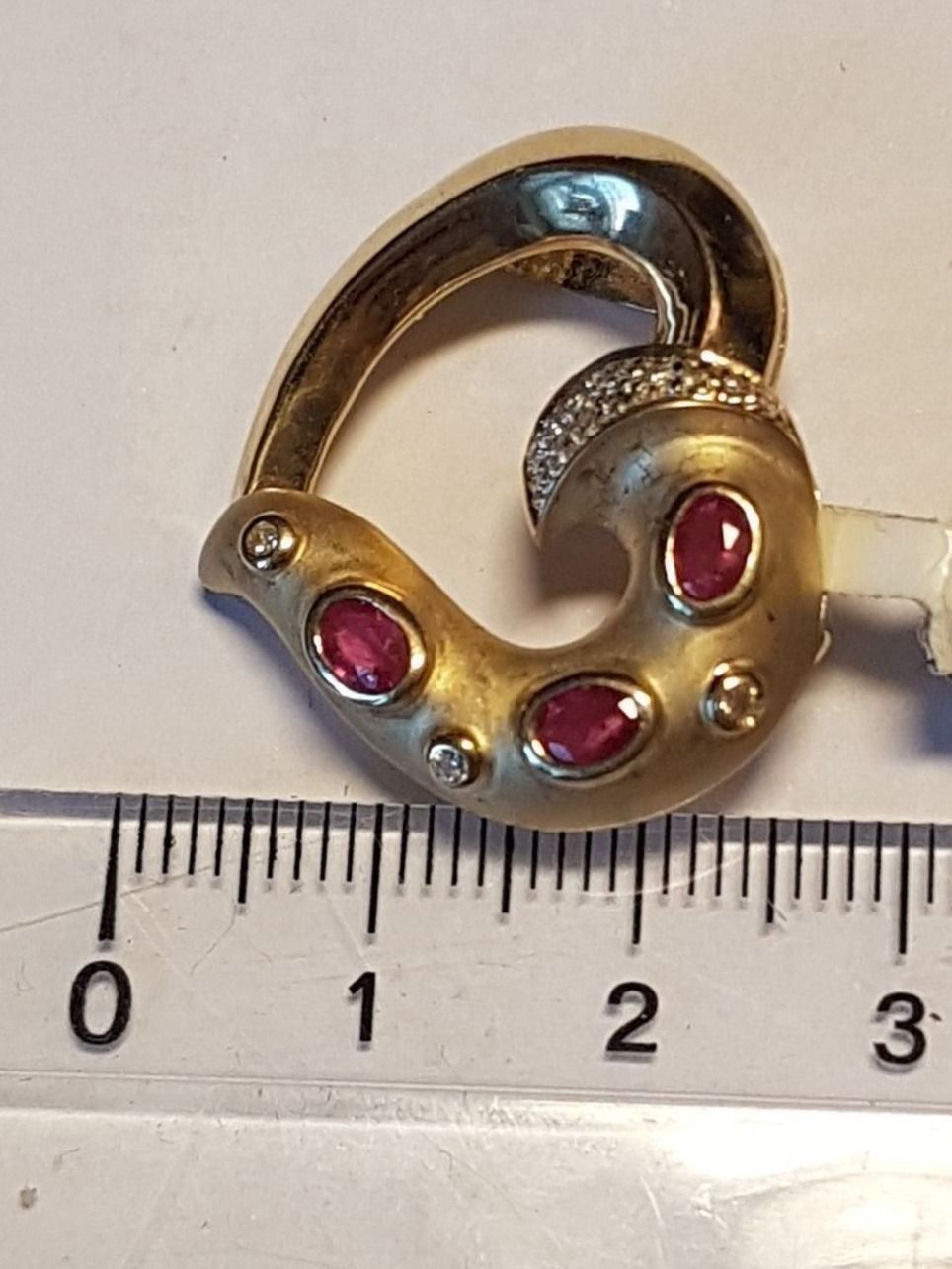Pendentifs: Edles Designer Herz mit 3 Rubinen – Neuf (Voir description) à Unterägeri par Altgoldschmuck 6