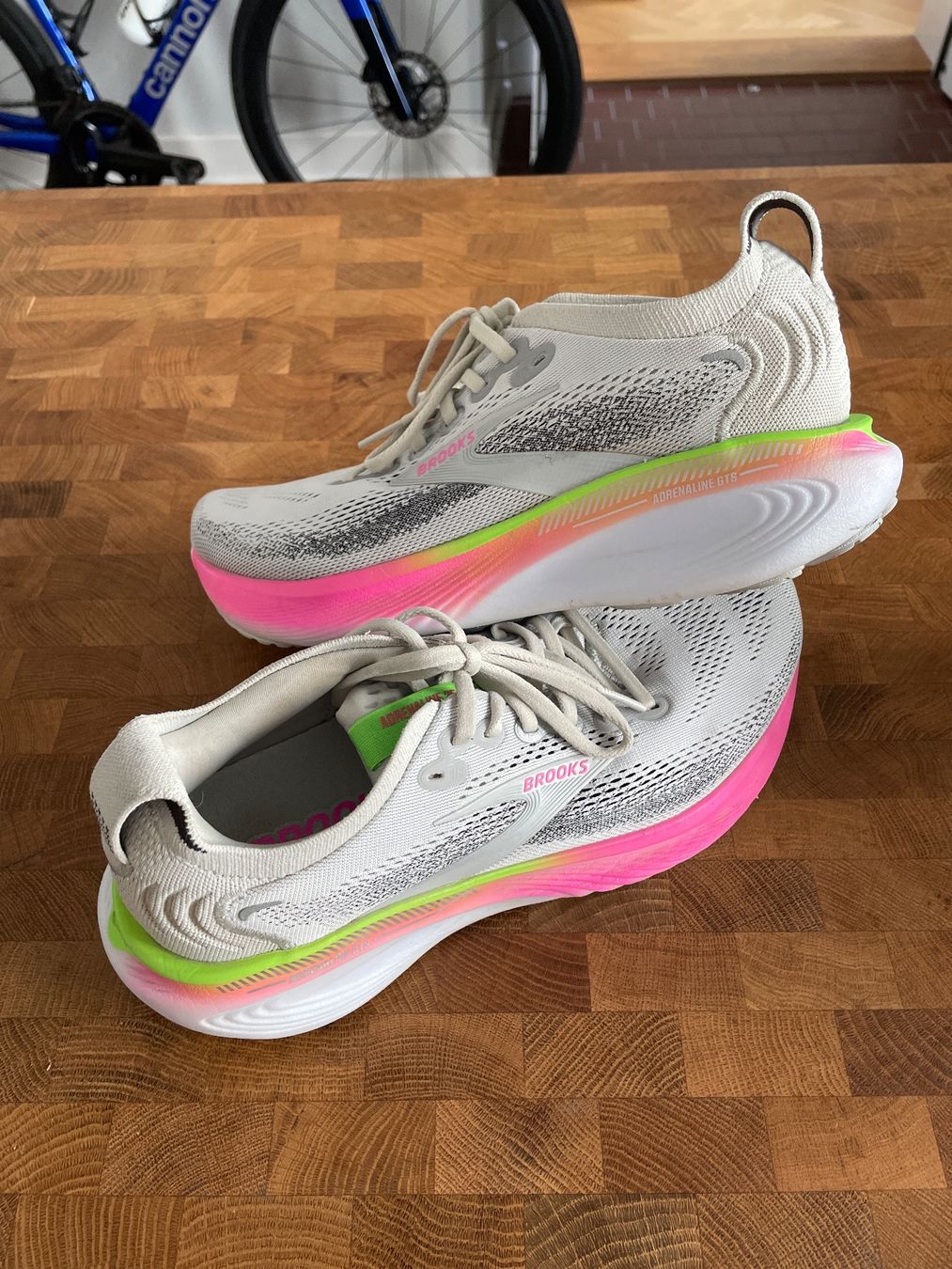 Brooks Chaussures femmes: Brooks Adrenaline GTS 40.5 – Neuf (Voir description) à Zürich par Cleojoy 2