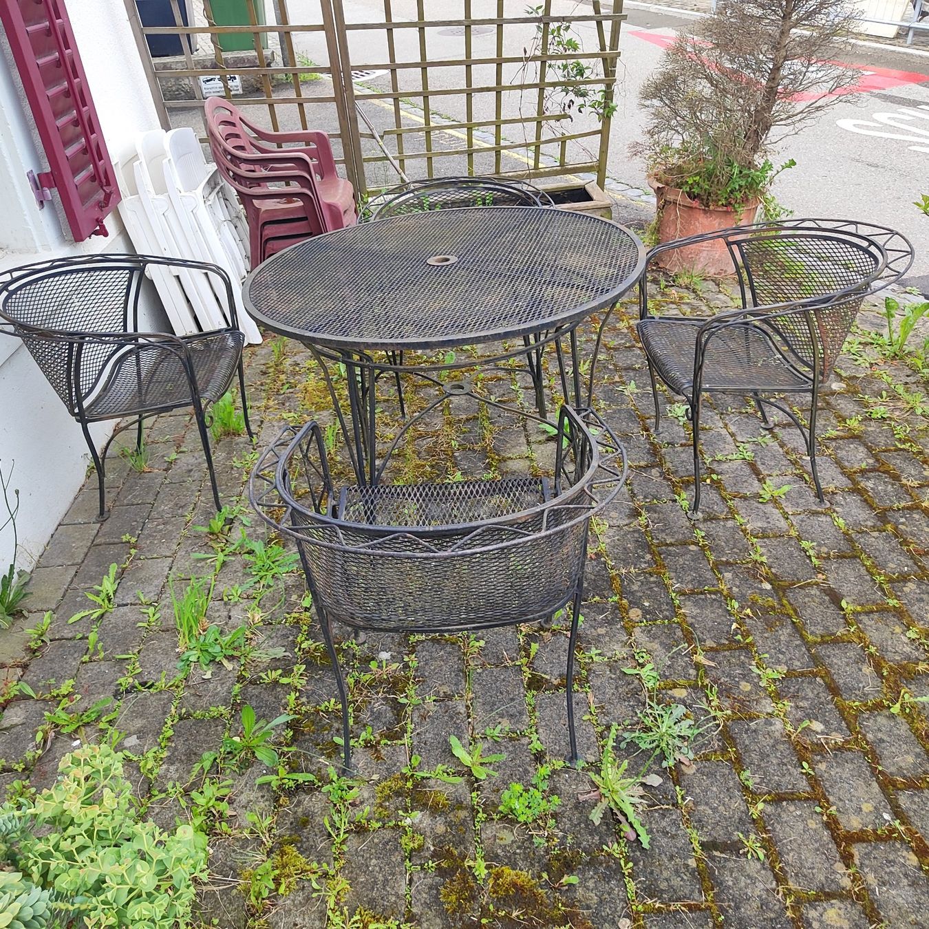 Set di tavolo e panche: Garten garnitur aus Metall – Usato da Langnau am Albis venduto da Judithsebi 4