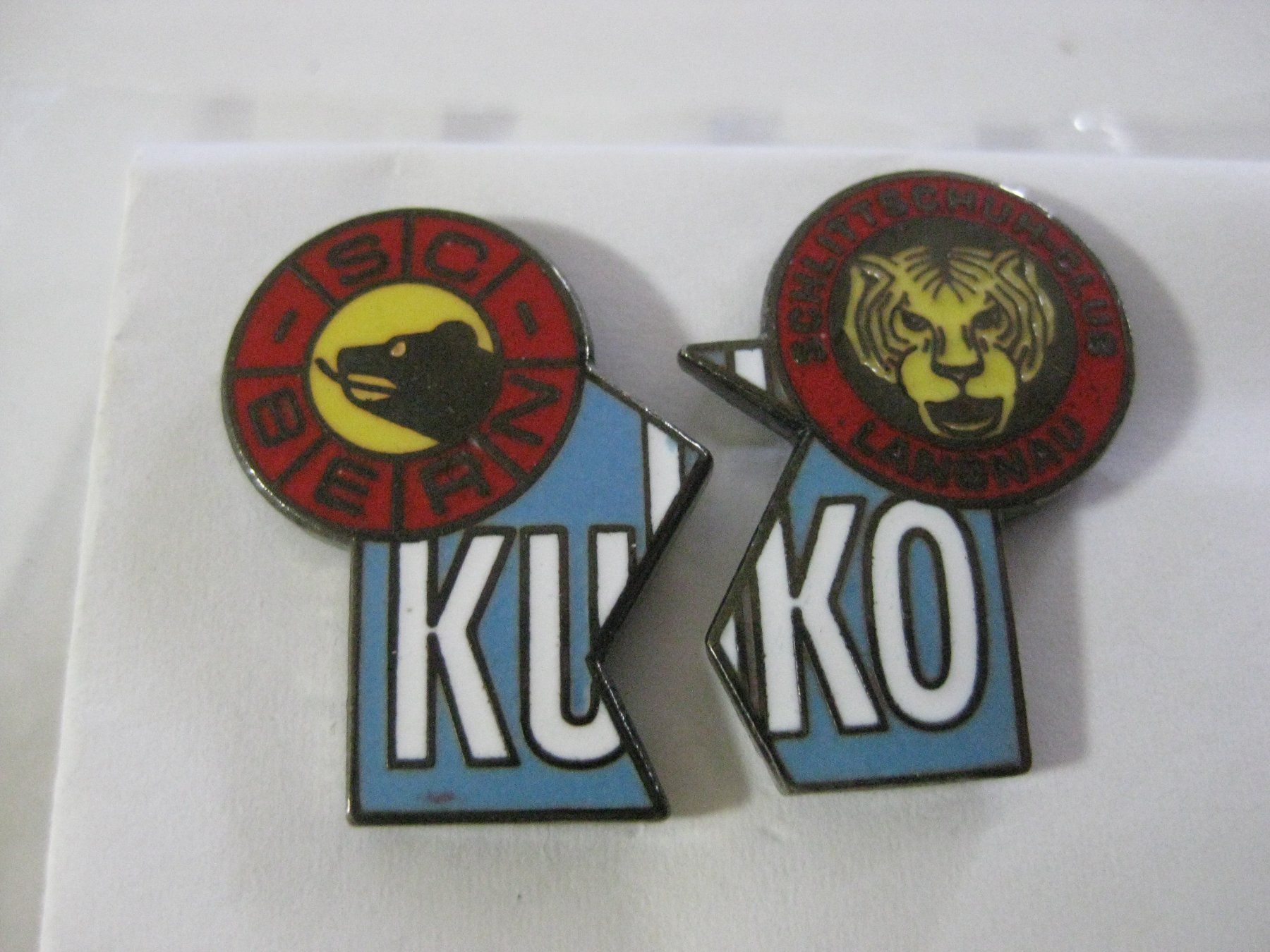 Placchette & Badge: 2 Pins Eishockey SCB Bern vs SCL Langnau – Usato da Münchenbuchsee venduto da neuwertig-gespart 1