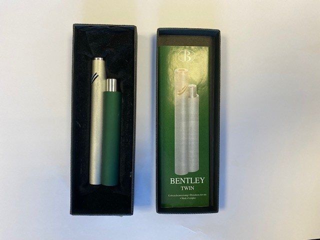 Feuerzeuge: Feuerzeug Bentley Grün – Neu und originalverpackt aus Wängi von elcigarro