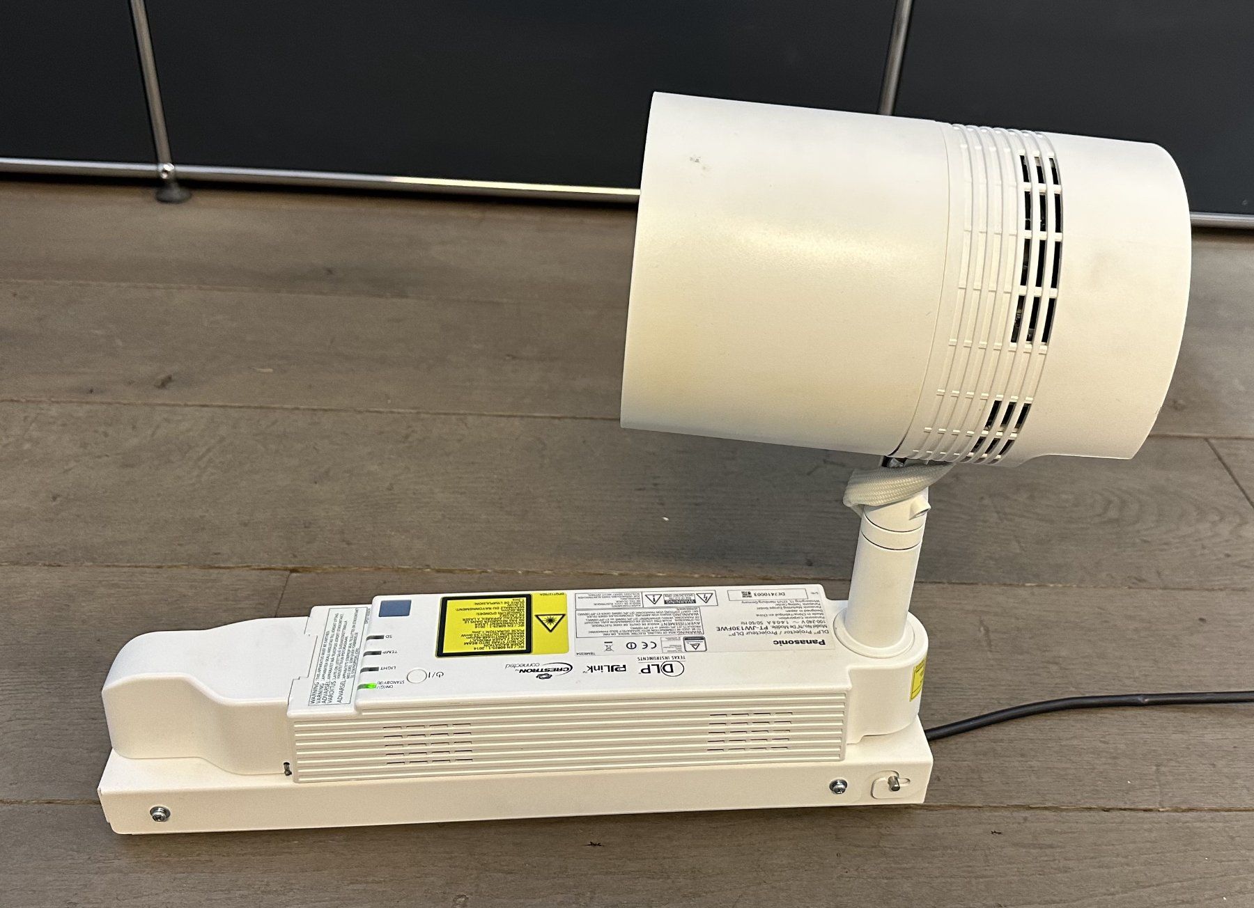 Panasonic Proiettori: Panasonic Space Player, Beamer, PT-JW130 – Usato da Rüti ZH venduto da Philippek 4
