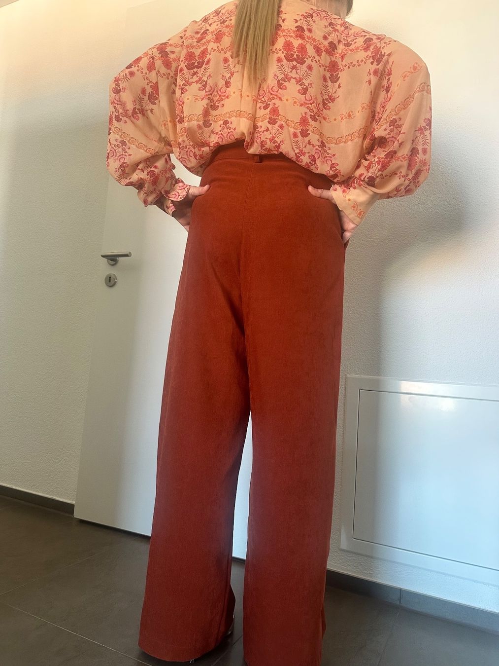 Kleiderpakete: Set aus stilvoller Hose und Rock – Gebraucht aus Brüttisellen von St.Zach 1