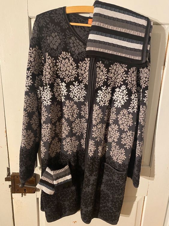 Oleana Jacke mit Schal und Stulpen Kaufen auf Ricardo