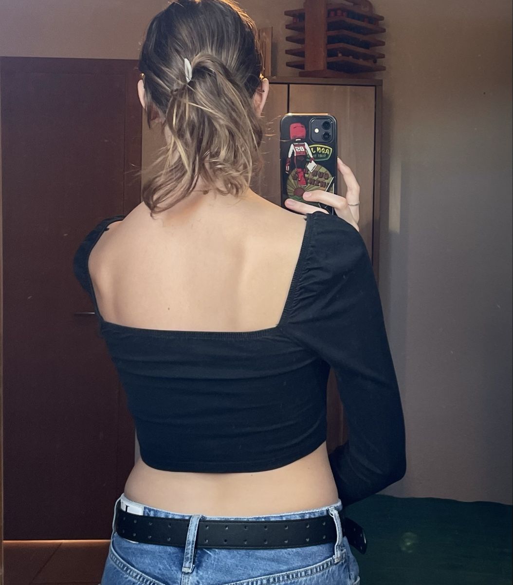 Top: Black crop-top – Nuovo (secondo la descrizione) da Montana venduto da Jeanne_huggler 1