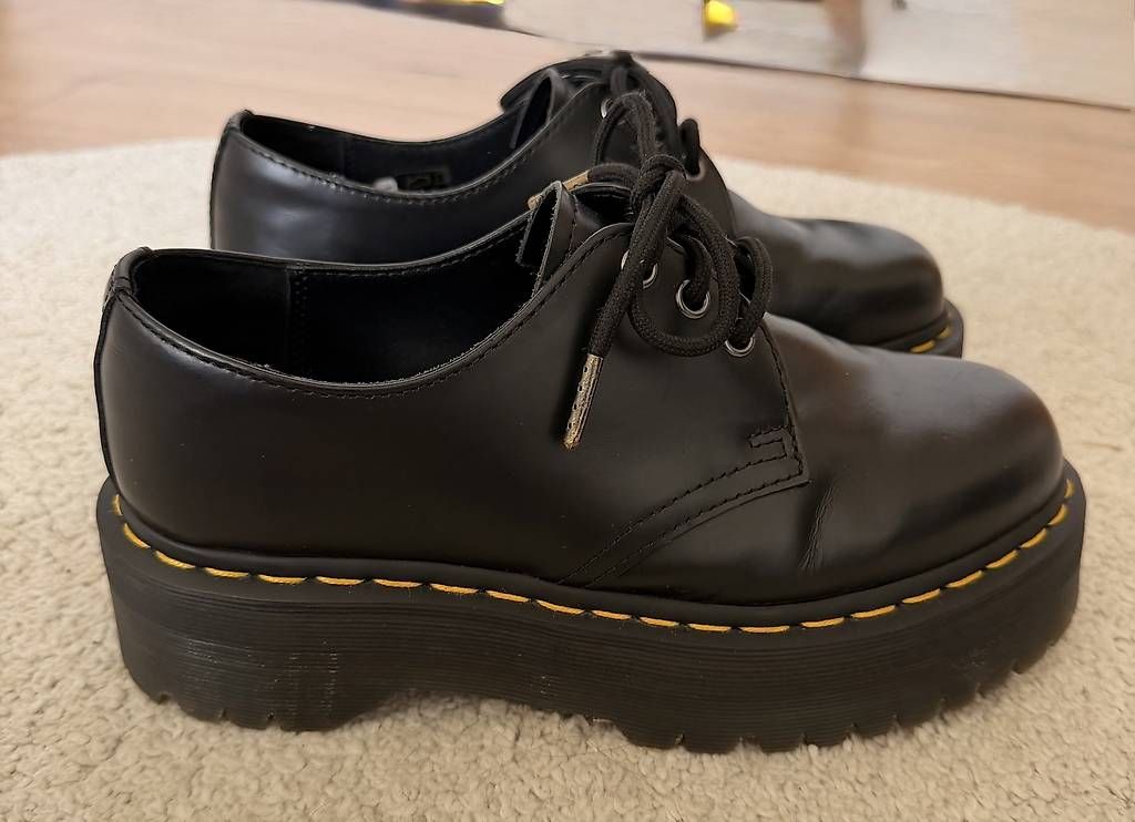 Scarpe da donna: Dr. Martens Plateau-Schuhe, Grösse 39 – Usato da Zullwil venduto da len_6jgc