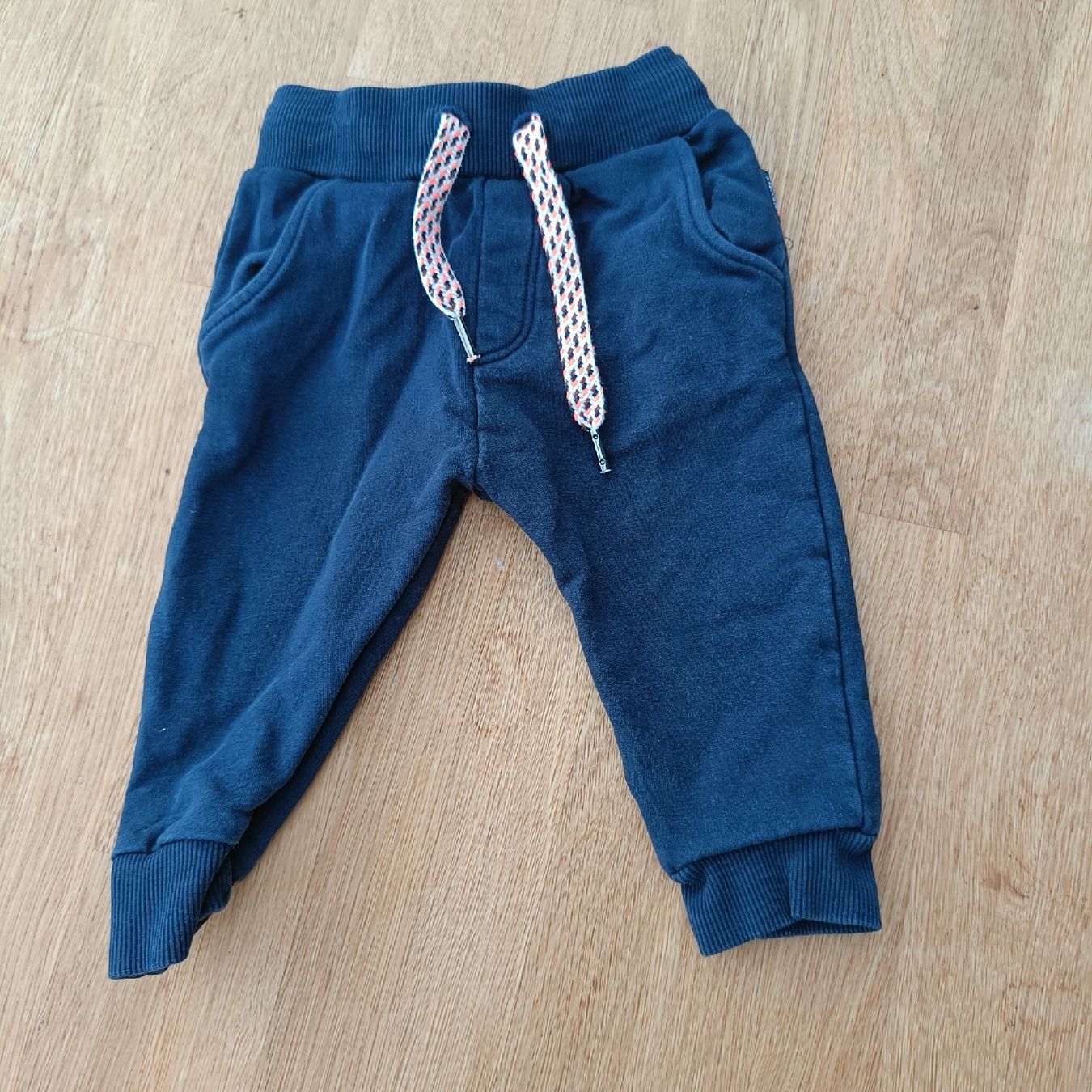 Pantalons: Trainerhose Grösse 68 – D'occasion à Jaberg par urig17.