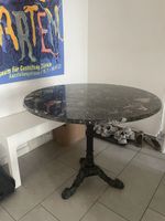 Runder Marmortisch