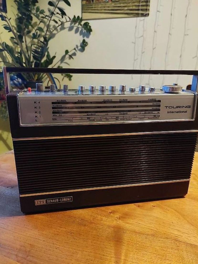 Radio: Vintage Radio – Usato da Zürich venduto da ElAnnsi