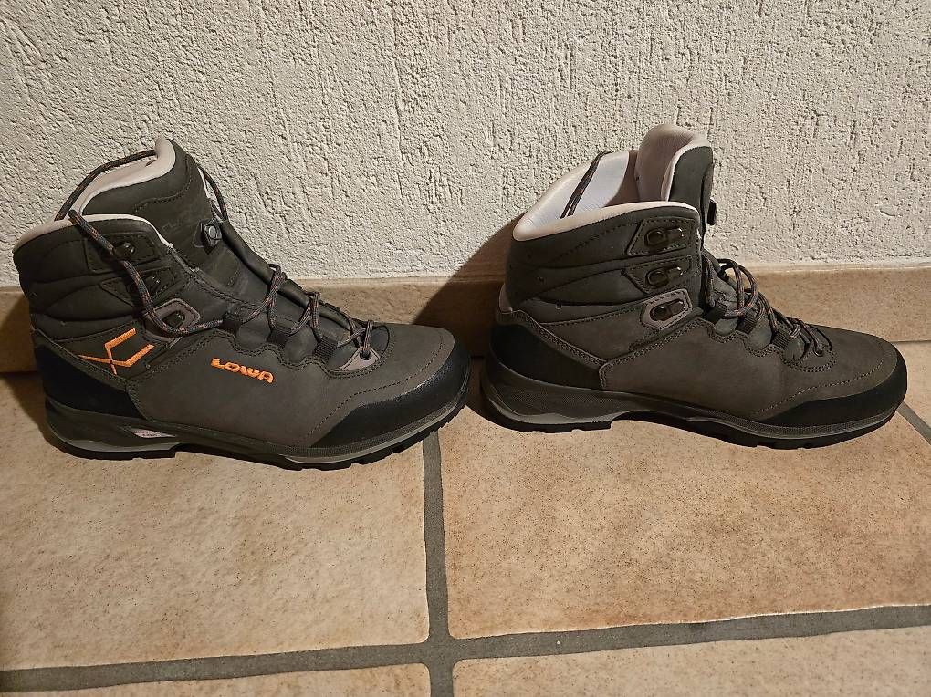 Damenschuhe: Wanderschuhe Lowa Grösse 39.5, aus Leder – Gebraucht aus Herznach von Herkbud 2