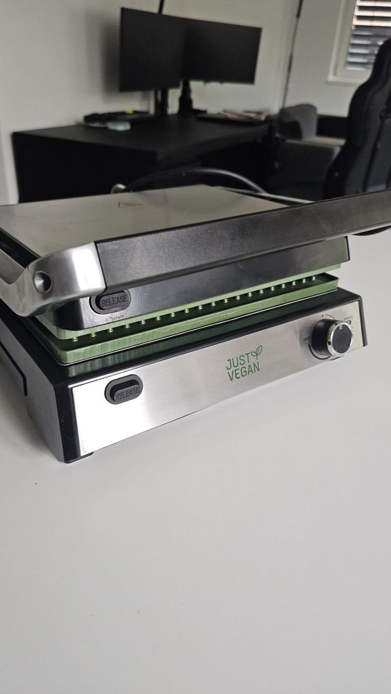 Grils: BBQ Grill / Kontaktgrill – D'occasion à Buchs SG par GasZeal 3