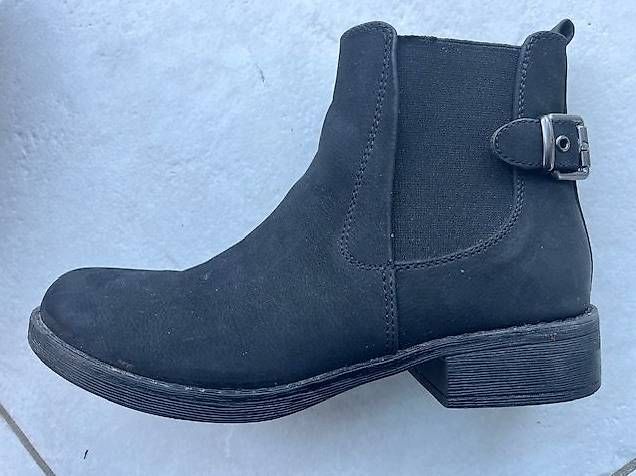 Chaussures femmes: Bottines – D'occasion à Chevroux par ateca2017