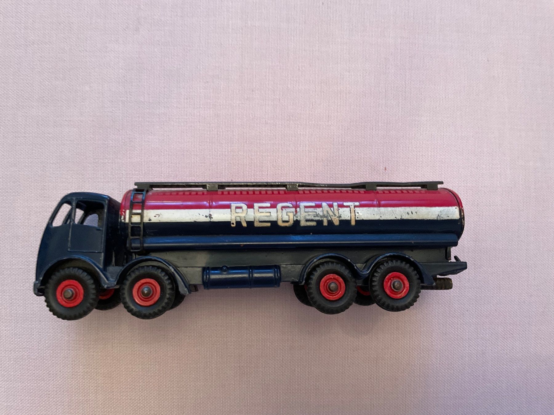 Dinky Toys Voitures modèles: Dinky Tanklastwagen – D'occasion à Zollikofen par zollo2 6
