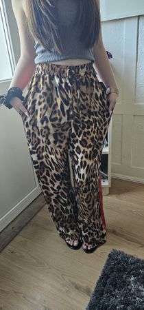 Leopard Print Wide Leg Pants - Perfect for Summer Fashion!