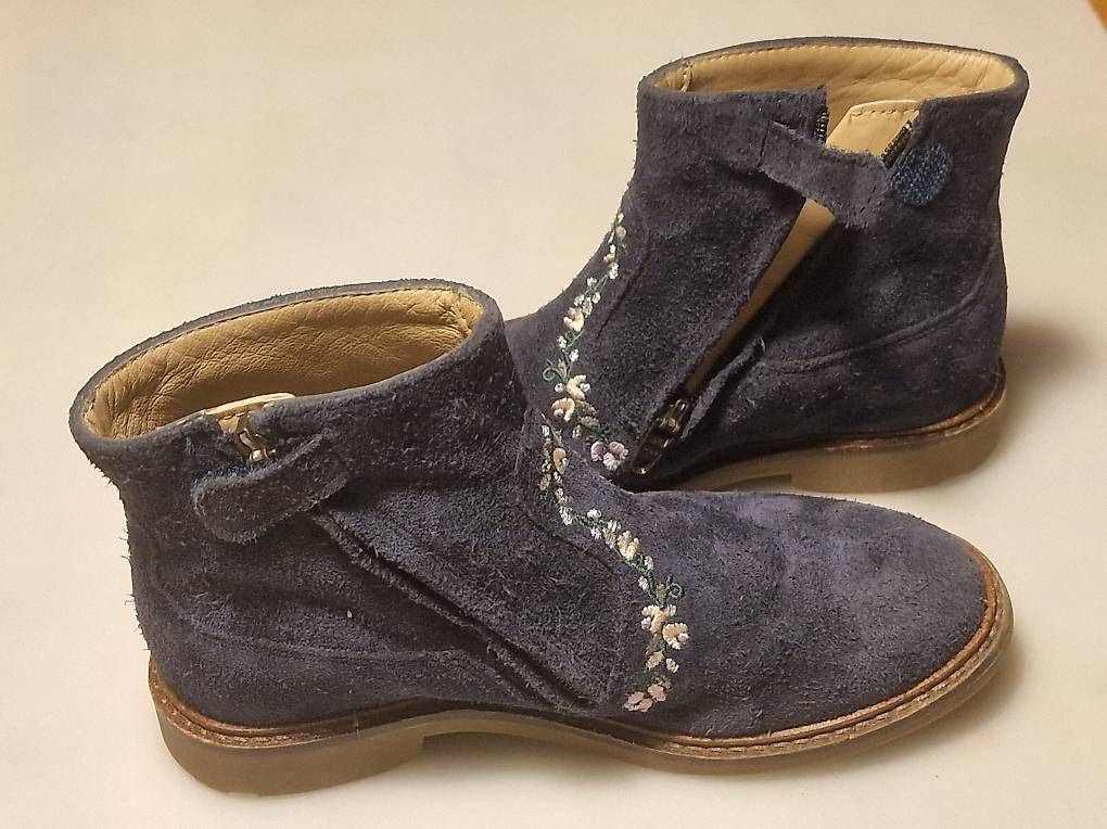 Scarpe per ragazze: Bottines "Pom d'Api" bleu marine brodées taille 29 – Usato da Gingins venduto da ven_mz7b